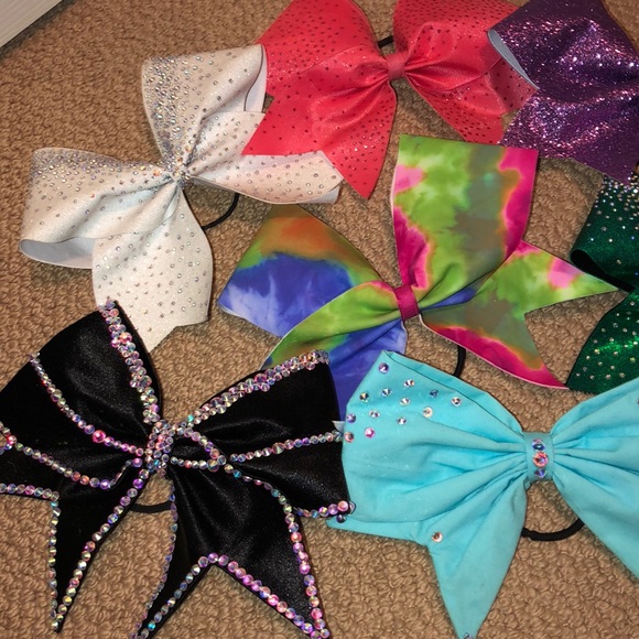 Cheer bows - Picture 3 of 4